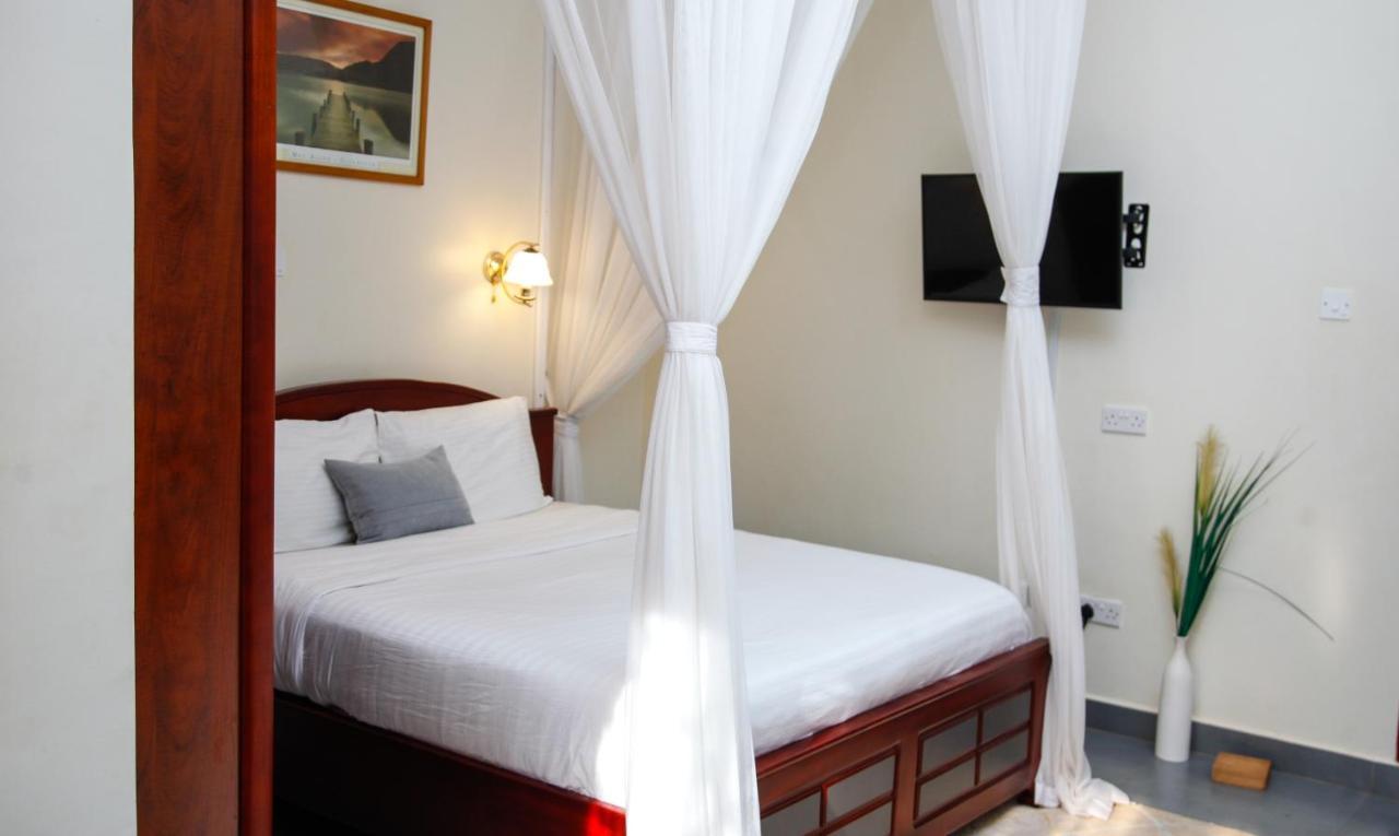 Fred And Winnie Bnb Kampala Esterno foto